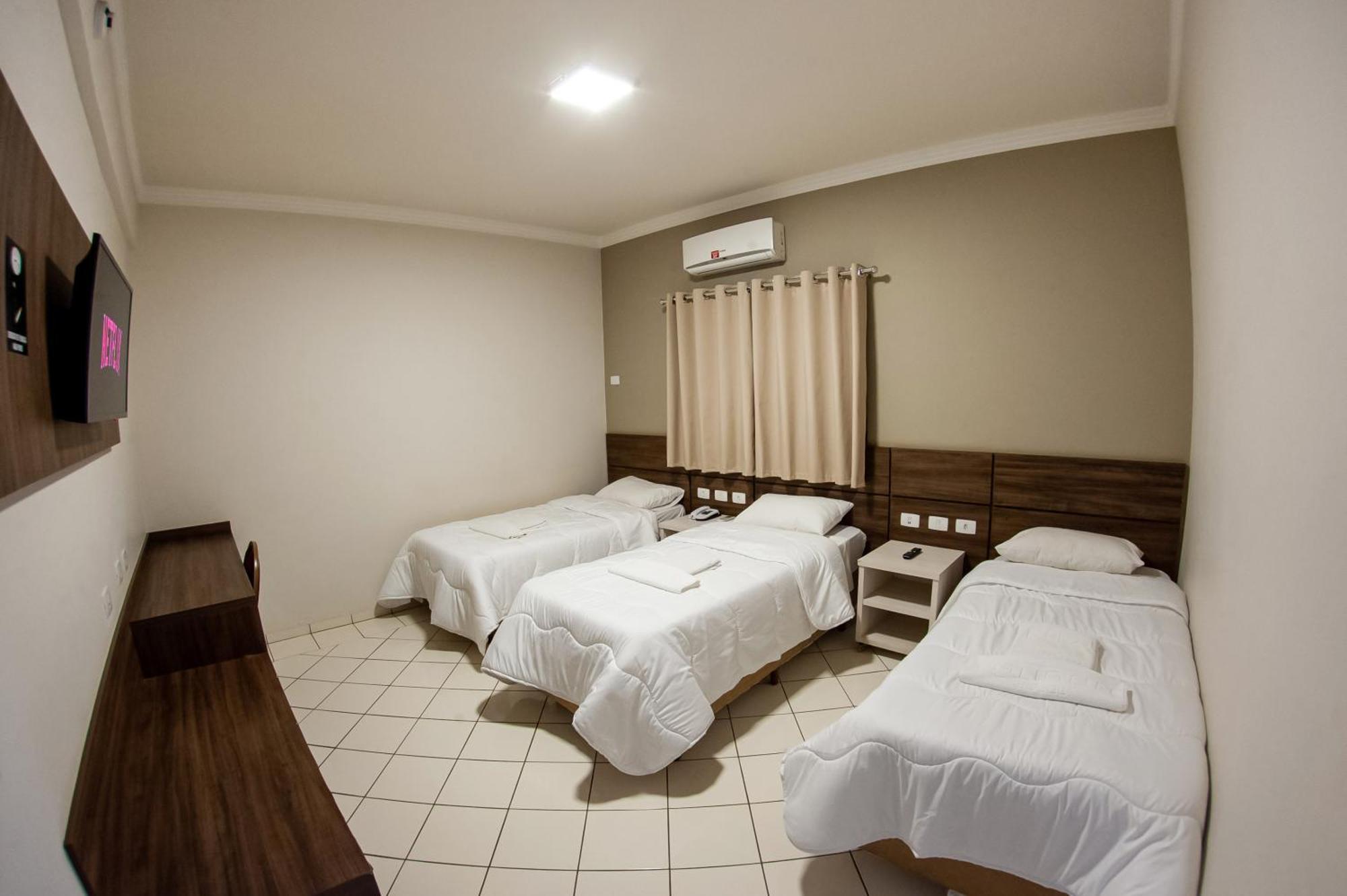 London Hotel Londrina Habitación foto